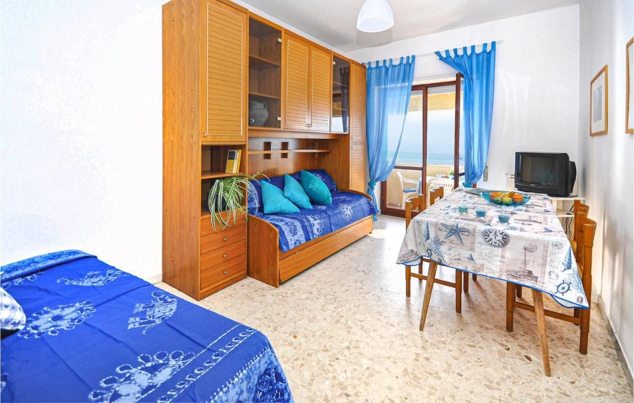 1 Bedroom Beautiful In *